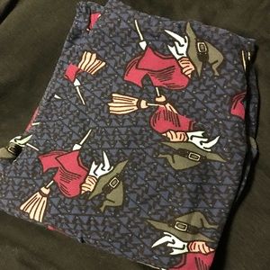 LuLaRoe Halloween Flying Witch Leggings OS